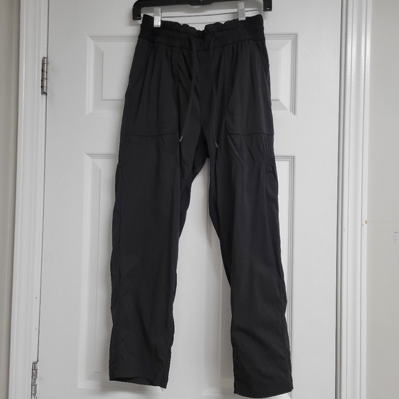 Lululemon Beyond The Studio Black Crop Pants. - Picture 4 of 11